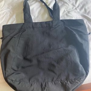 Black Lululemon Side-Cinch Shopper Bag 18L (Like New)